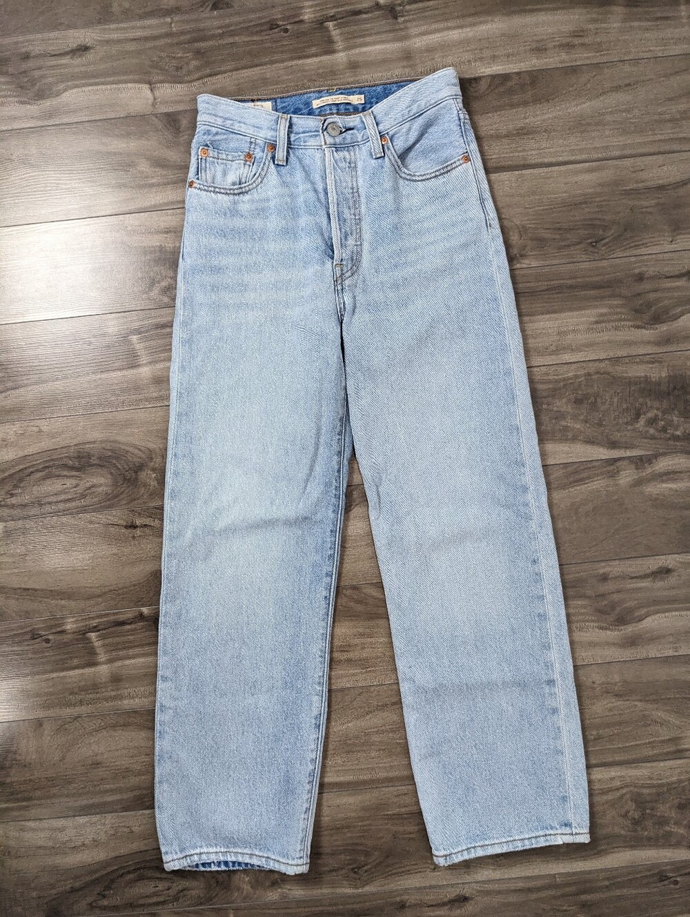 Levi's Women's Ribcage Straight Ankle Size 25 Light Wash